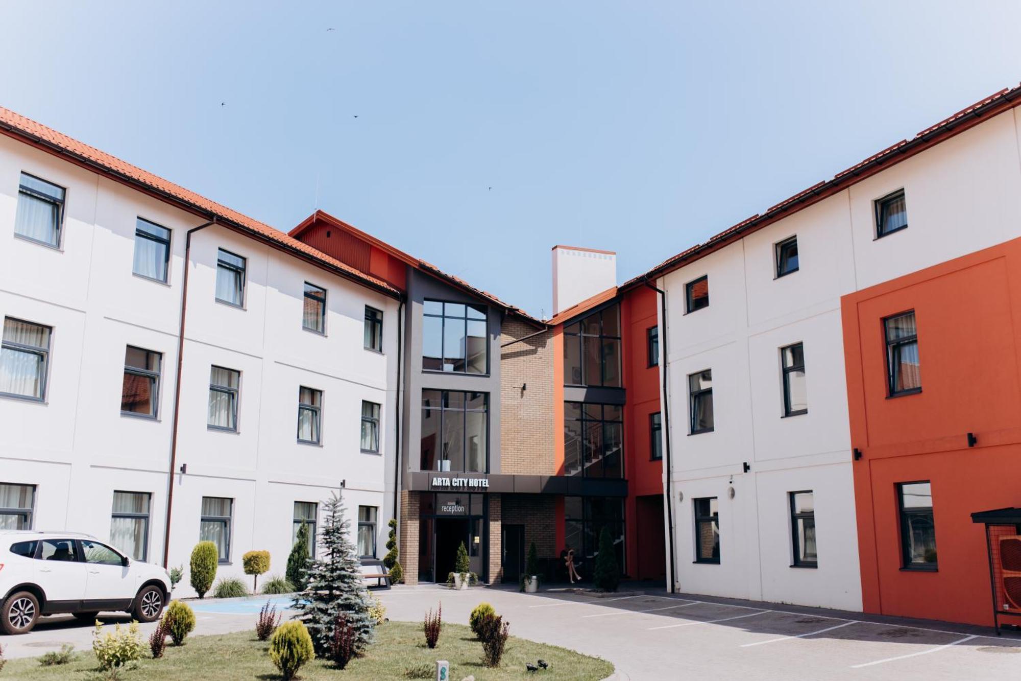 Arta City Hotel Yavoriv  Exterior photo